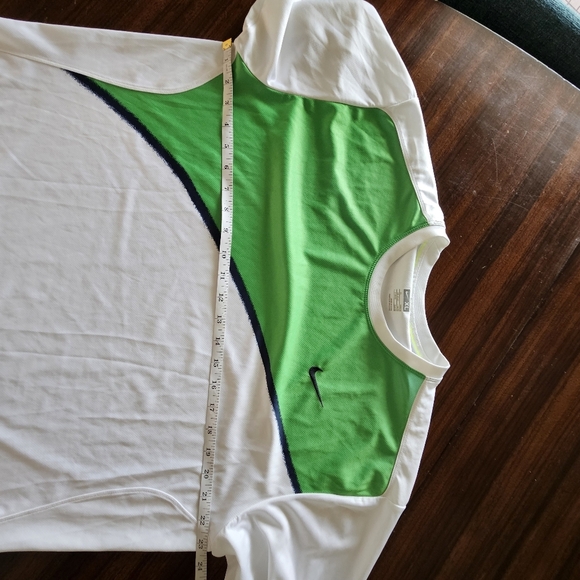 Nike FIT DRY White Green Navy Short Sleeve T-Shirt Men's XL Performance NWOT - Picture 3 of 13